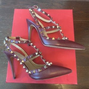Valentino Garavani Rockstud Leather Pumps